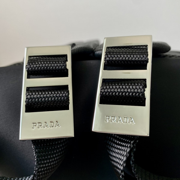 Pra*a backpack-29*40*17cm