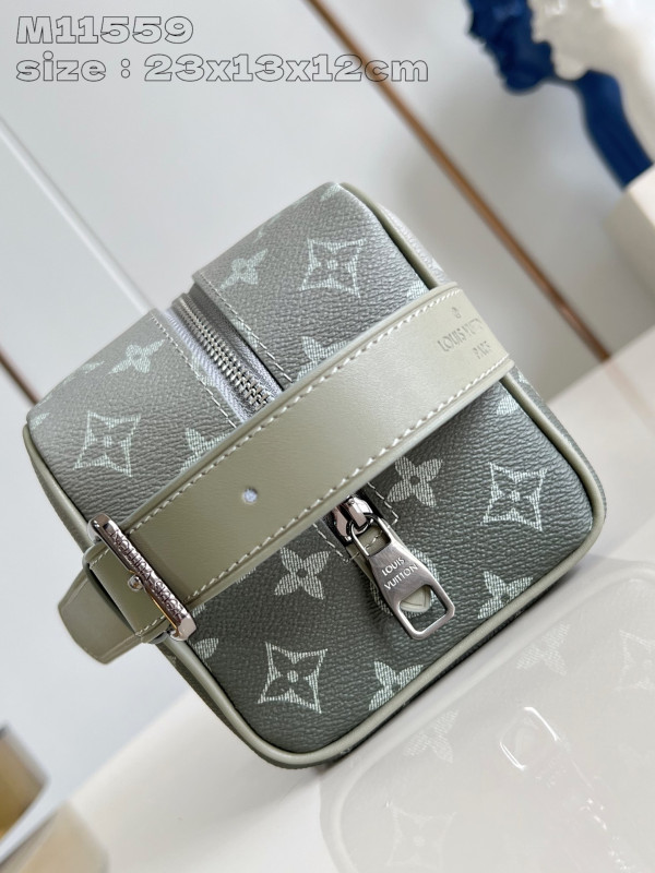 l0*is V*t0n locker dopp kit bag-23*13*12cm