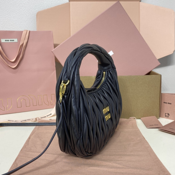 M*um*u wander matelassé nappa leather hobo bag