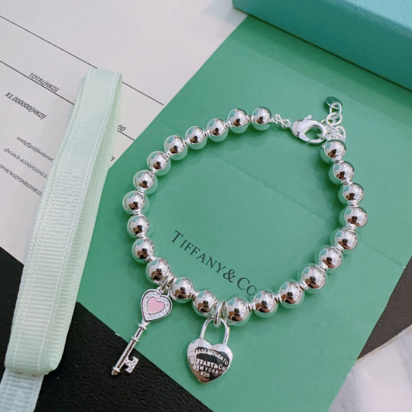 T*f*ny bracelet