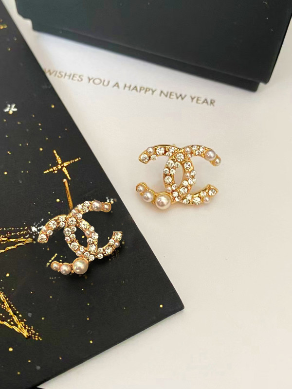 CL EARRINGS