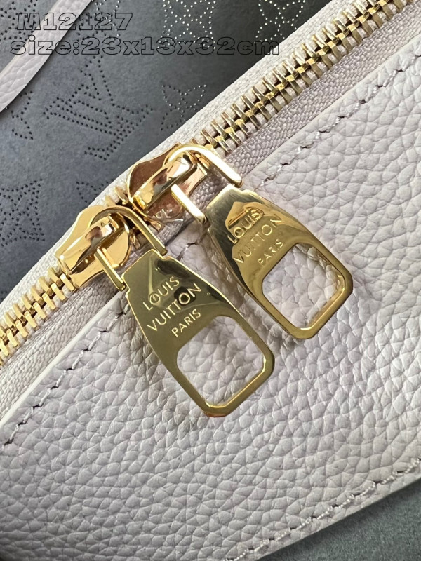l0*is V*t0n bella tote