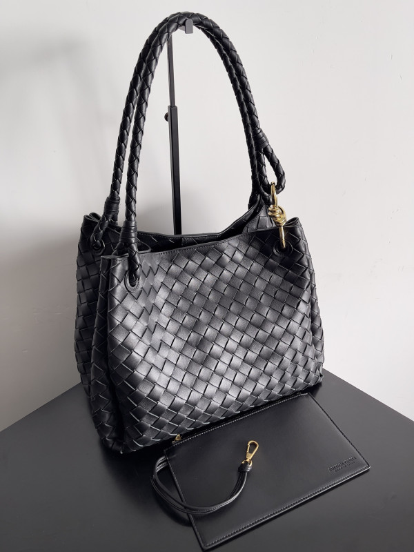 bo*te*ga Ve*ne*ta andiamo parachute large shoulder bag