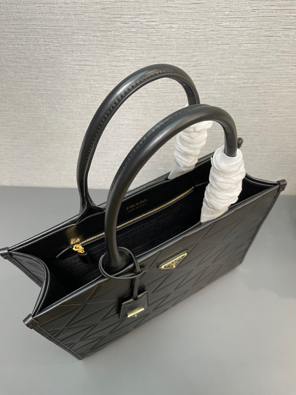 medium Pra*a symbole leather bag