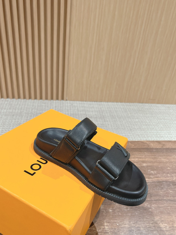 l0*is V*t0n sandals