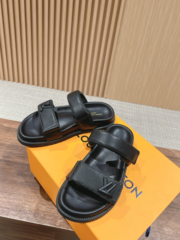 l0*is V*t0n sandals