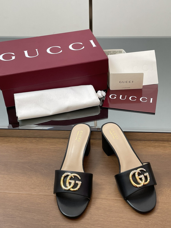 G*u*i women