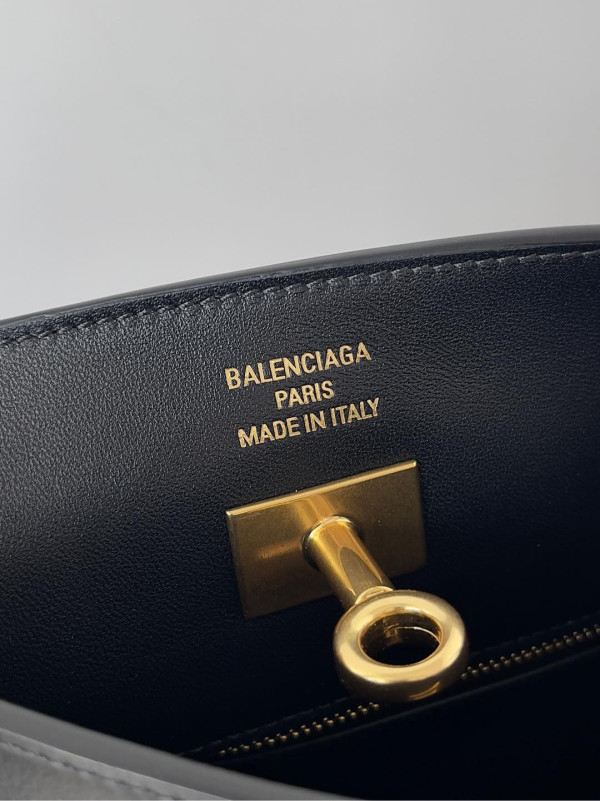 Ba*len*cia*ga bel air small hobo bag