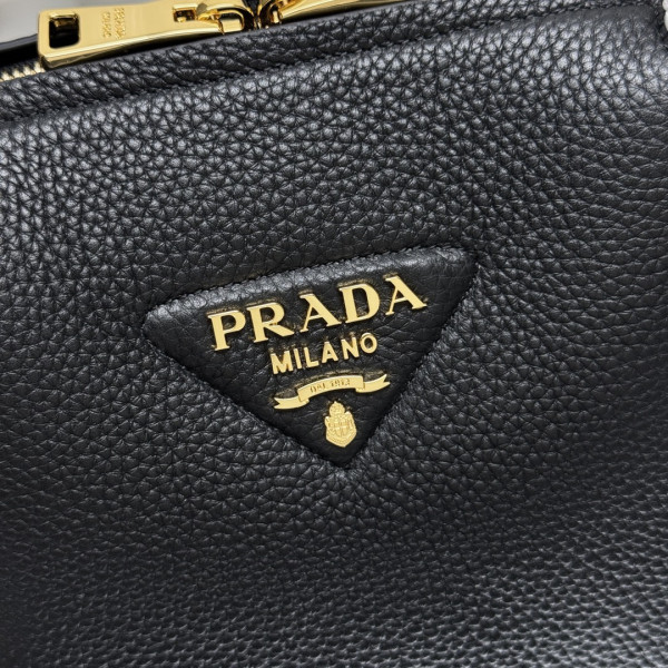 Pra*a small leather bag - 23*21*10cm
