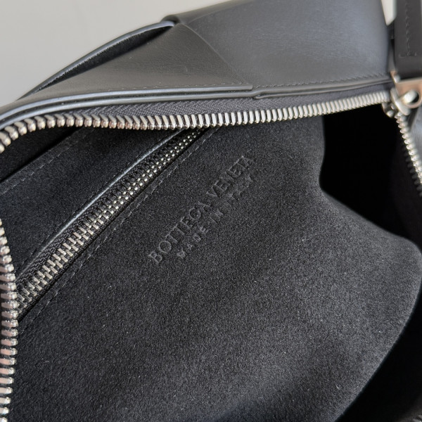 bo*te*ga Ve*ne*ta  arco camera bag -28*18*9cm
