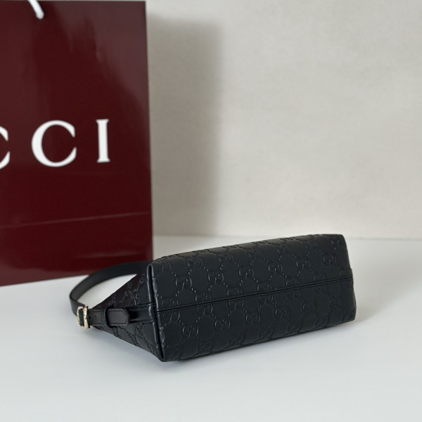 G*u*i gg emblem small shoulder bag - 22*14*8cm