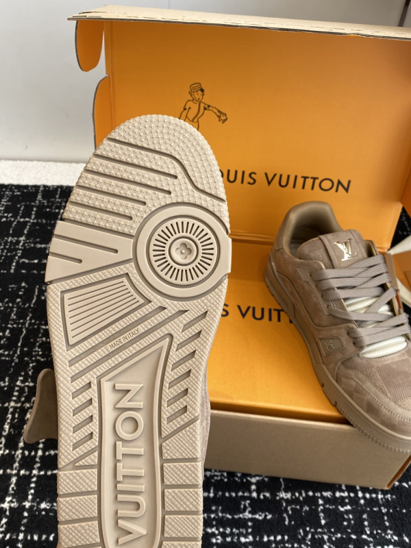 l0*is V*t0n 25ss trainer sneaker