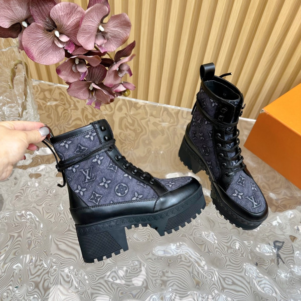 l0*is V*t0n boots