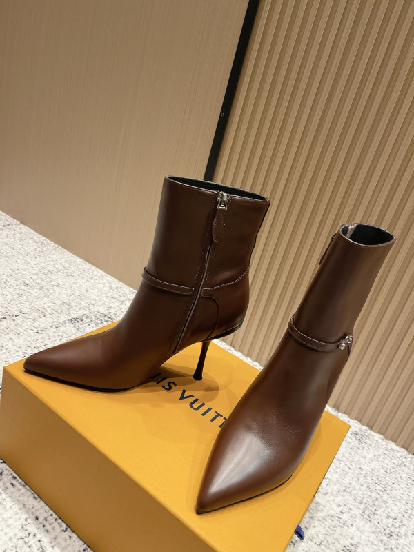 l0*is V*t0n boots