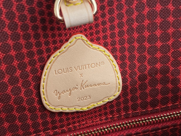 l0*is V*t0n x yk onthego mm